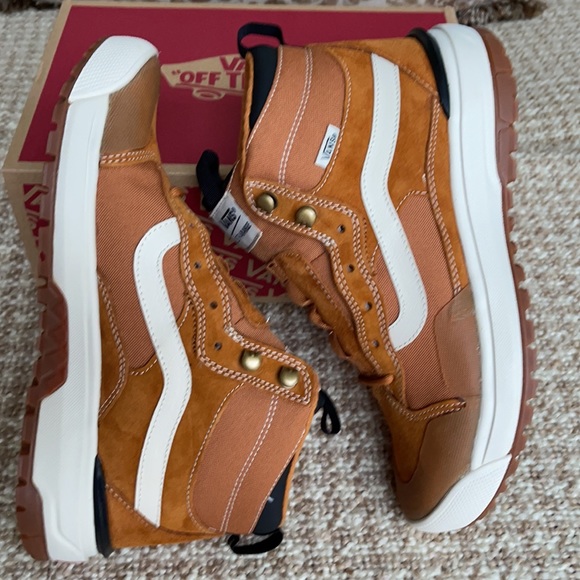 Vans Shoes - Vans Ultrarange Exo Hi Mte Pumpkin Spice WMNS